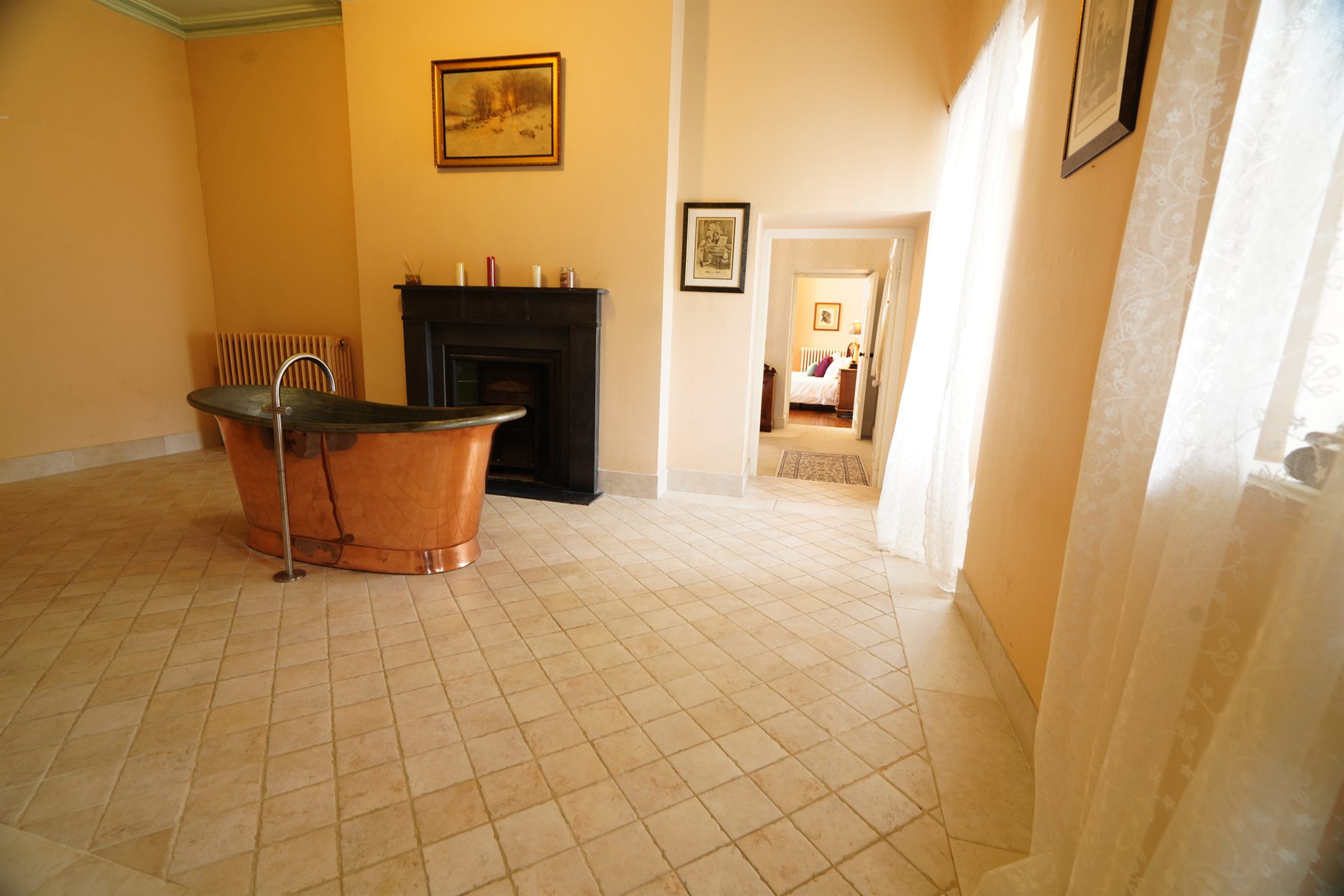 Swan Suite — en-suite | Swan Suite en-suite bathroom — Rockfield House