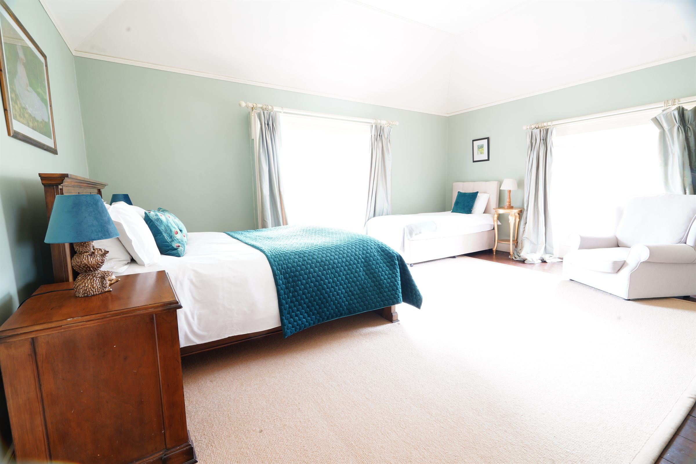 Deignan Suite, Room 5 (queen + single) — Rockfield House