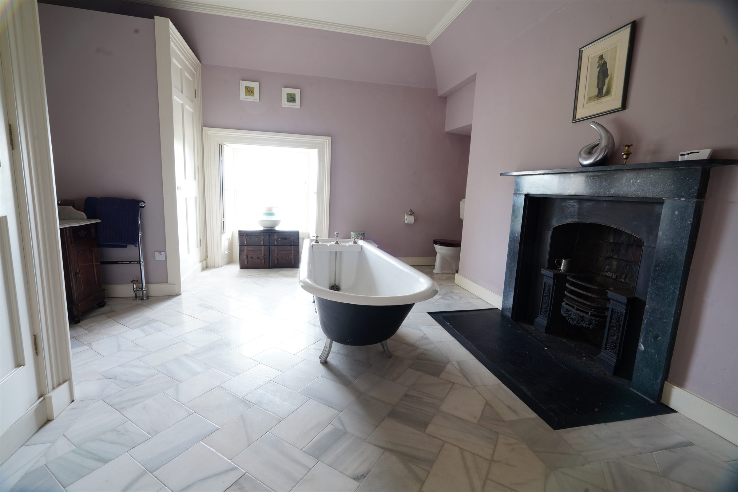 Rothwell Suite en-suite bathroom — Rockfield House